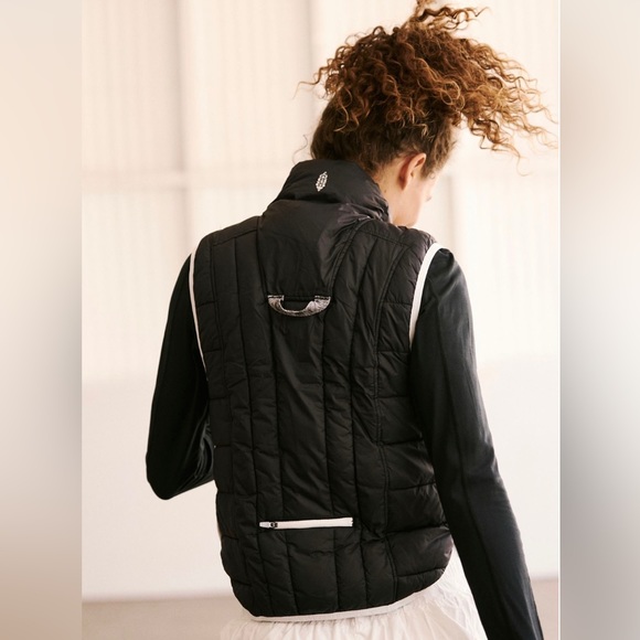 NWT Free People Run This Puffer Vest - Large - Picture 4 of 9